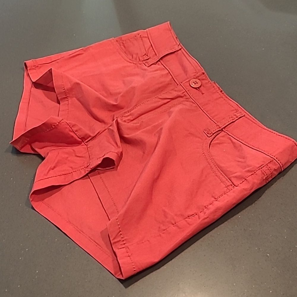 City Streets sz 5 polished cotton spandex blend shorts